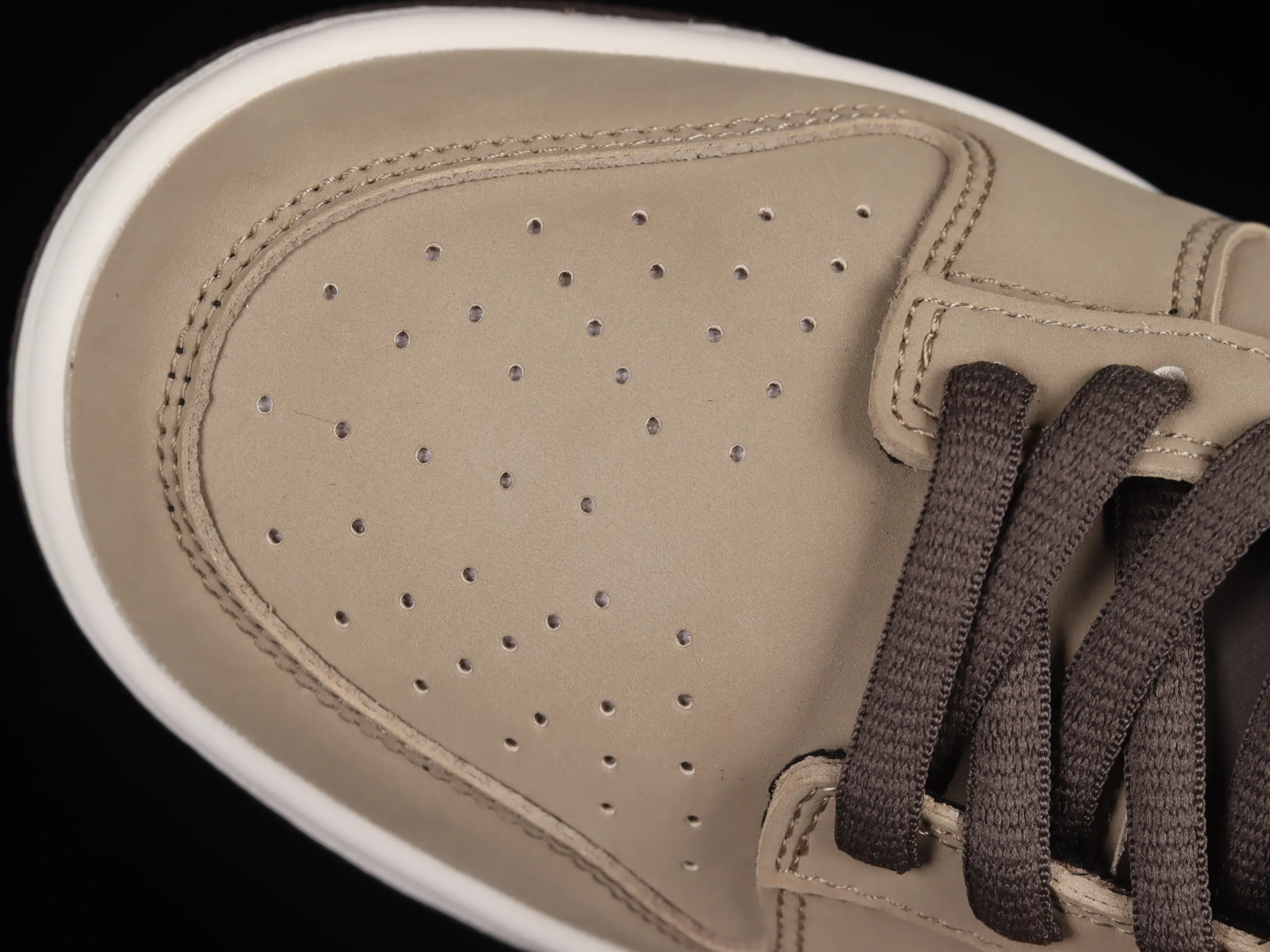 All Categories Nk SB Dunk Series Nk SB Dunk Low Low-top sneakers Otomo Katsuhiro x Nk SB Dunk Low "Steamboy OST" Creative customization collaboration Otomo Katsuhiro co-branded SB low-top sports and leisure sneakers LF0068-002